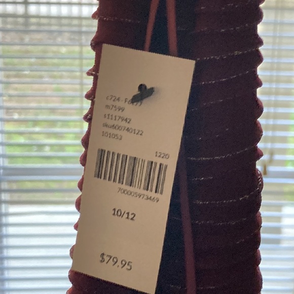 Burgundy short sleeveless dress Size 10/12 - Picture 4 of 5